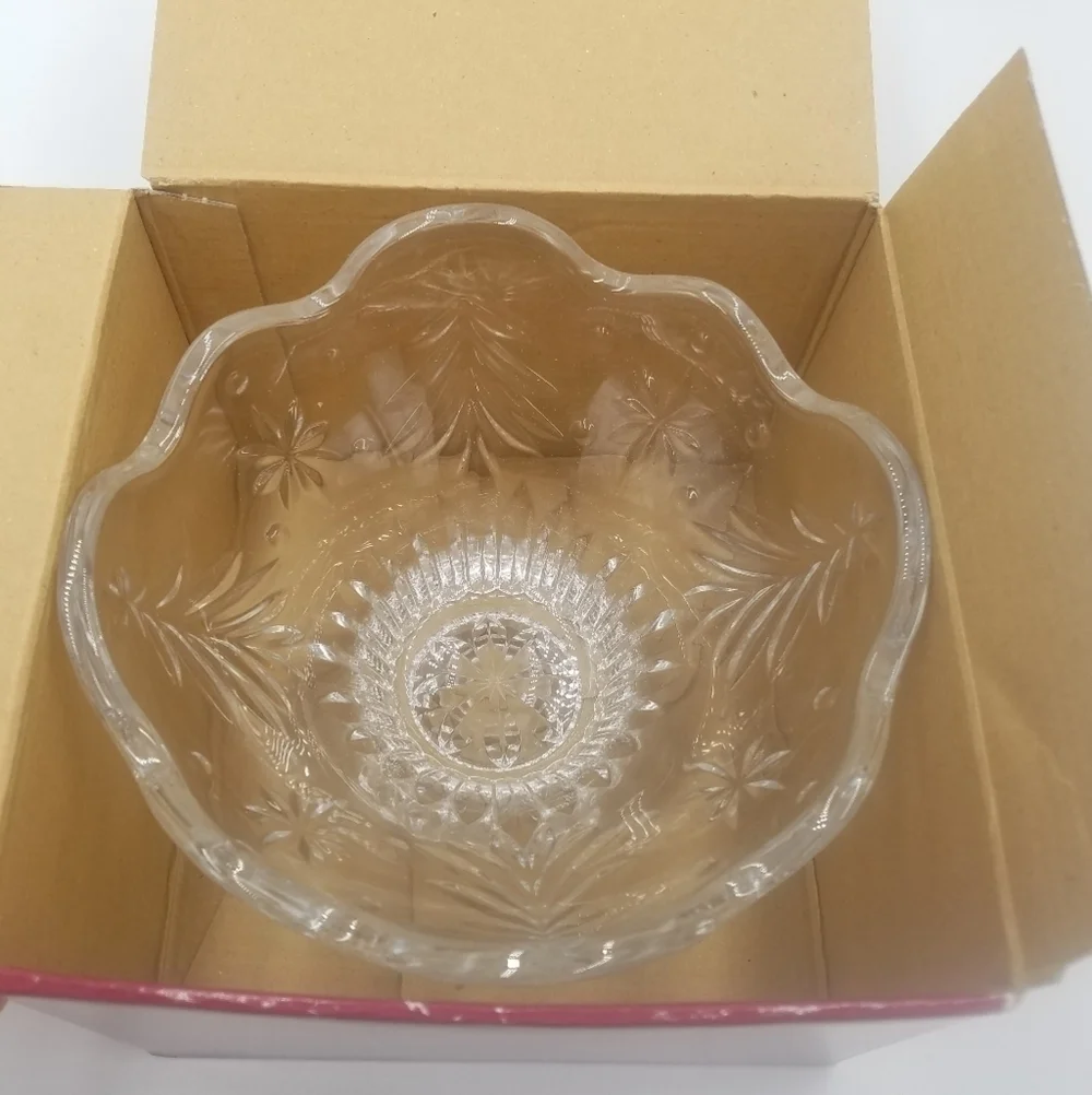 Celebrations Mikasa Glass Christmas Tree Bowl